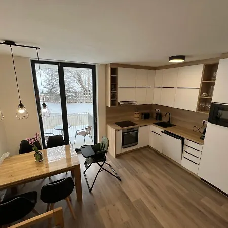 1000 M N. M. * Stachy